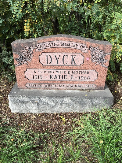 09DyckKatieJ