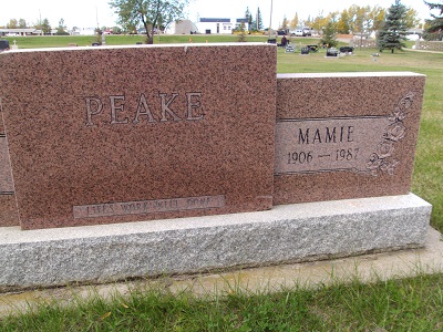 09PeakeMamie