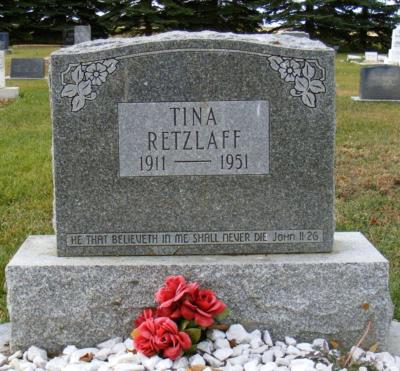 Retzlaff, Tina