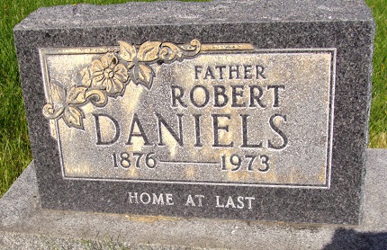 01DanielsRobert